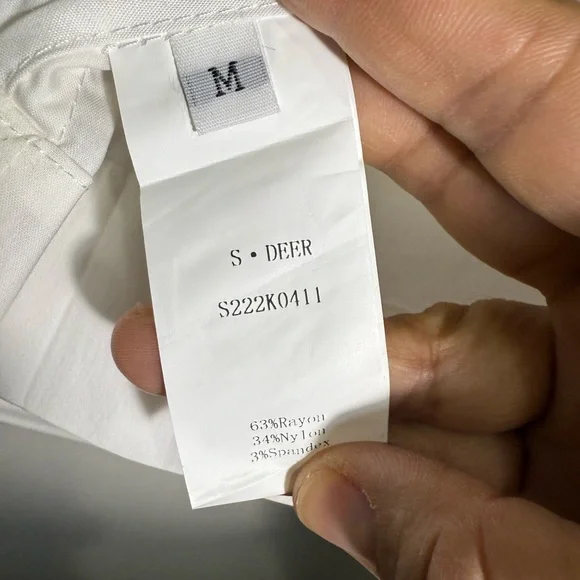 Chic White Button-Up Blouse - Picture 5 of 7